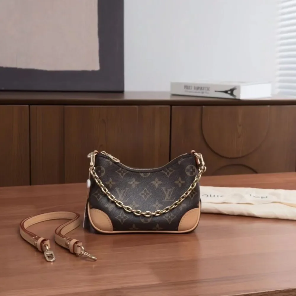 Louis Vuitton Women Pre-Loved Bag Very Good Condition